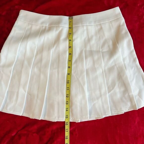Fashion & dyt XL white pleated skirt with built in under shorts - Picture 6 of 9